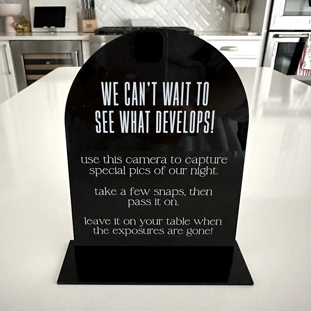 (18) Acrylic Arch Disposable Camera Signs
